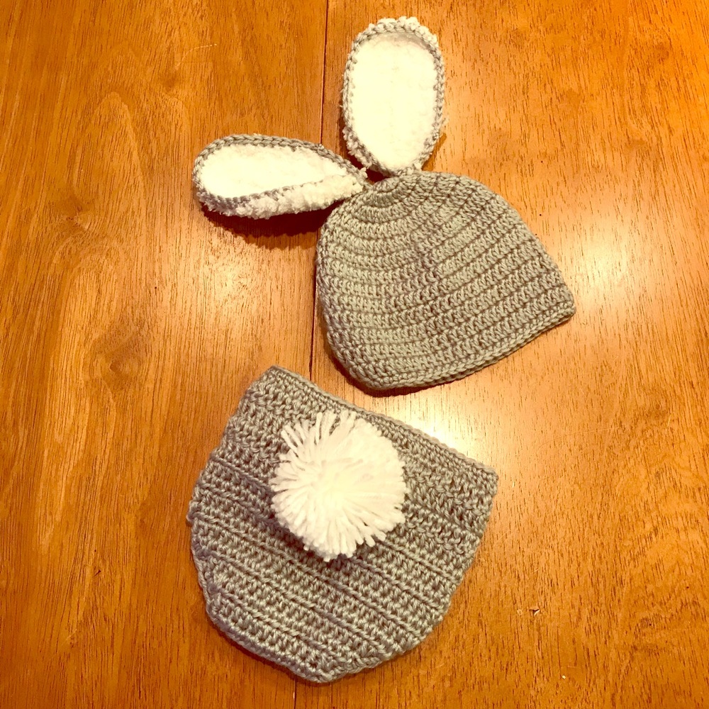 NWOT Bunny knit hat and bottom set